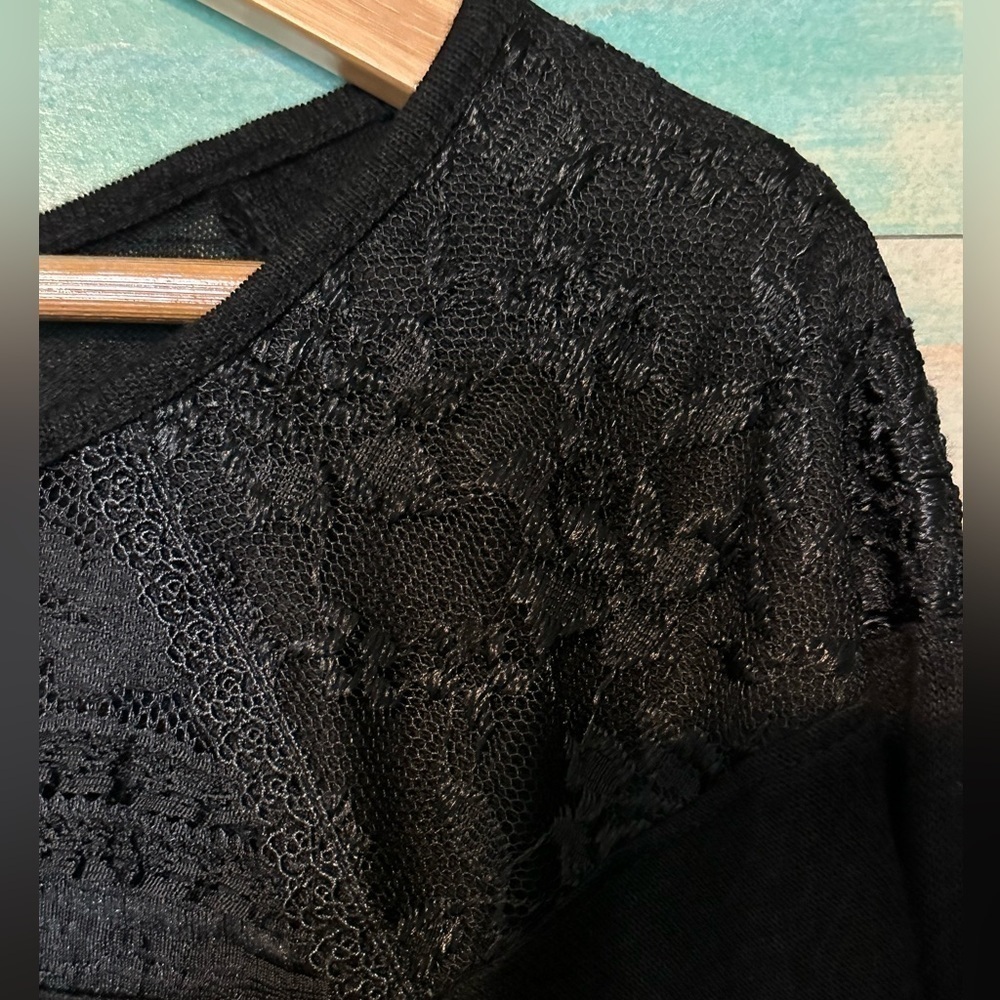 Olivia Sky light weight sweater. - Picture 5 of 6